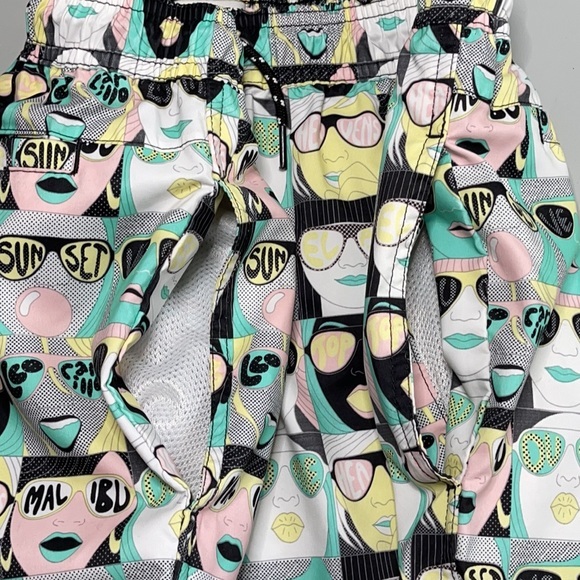 Quicksilver The Mountain & The Wave swimwe… - Picture 7 of 12